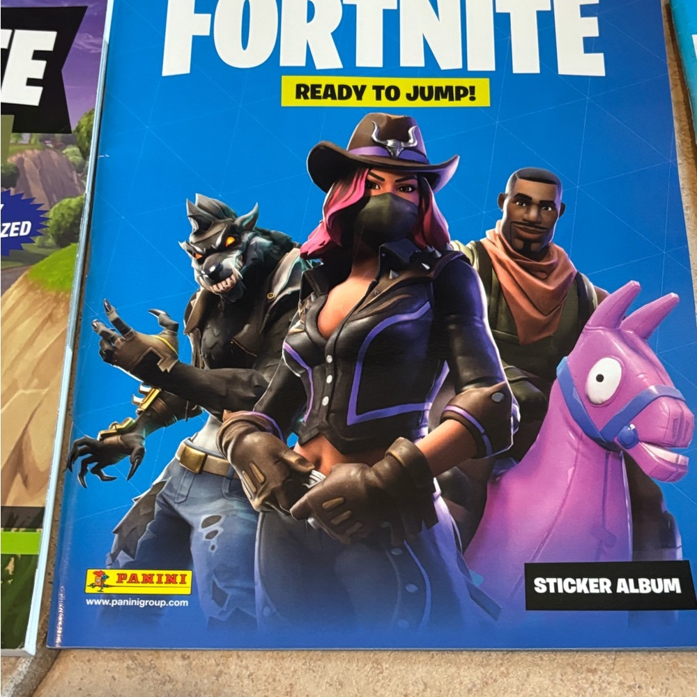Fortnite Guide Book Magazines Collection - Picture 6 of 7